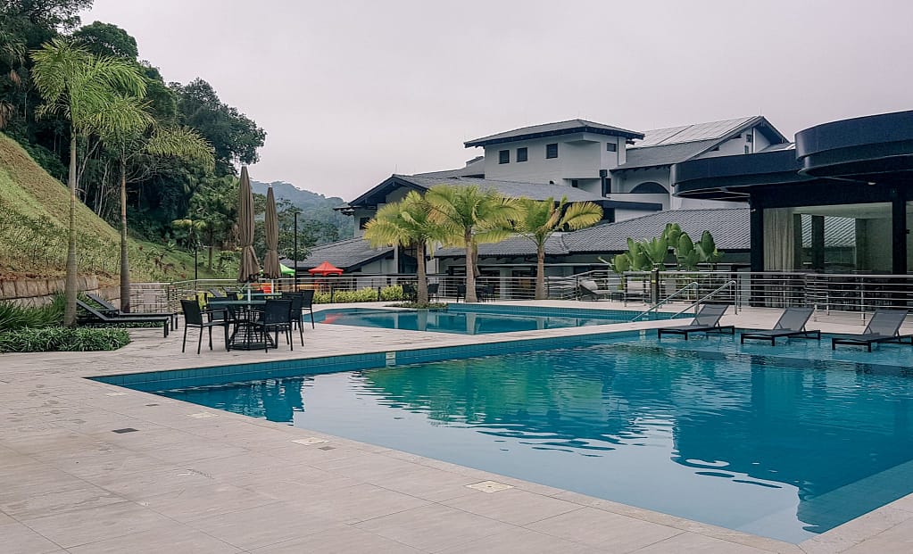 Quality Hotel Blumenau | Piscinas